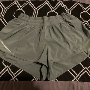 Lululemon 2.5” Hotty Hot shorts, sage green, size 10
